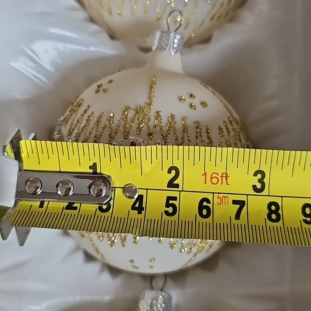 Vintage Christmas Classics Set Of 3 Glass Lrg Round White Ornaments - Picture 16 of 16